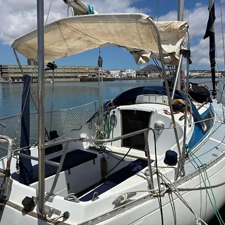 Ulia Botel Arrecife (Lanzarote)