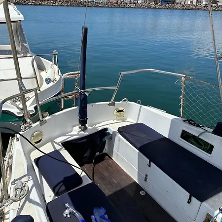 Ulia Botel Arrecife (Lanzarote)